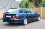 alpina-b10-touring-46-v8-biarritzblau3.jpg