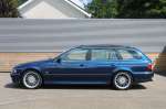 alpina-b10-touring-46-v8-biarritzblau5.jpg